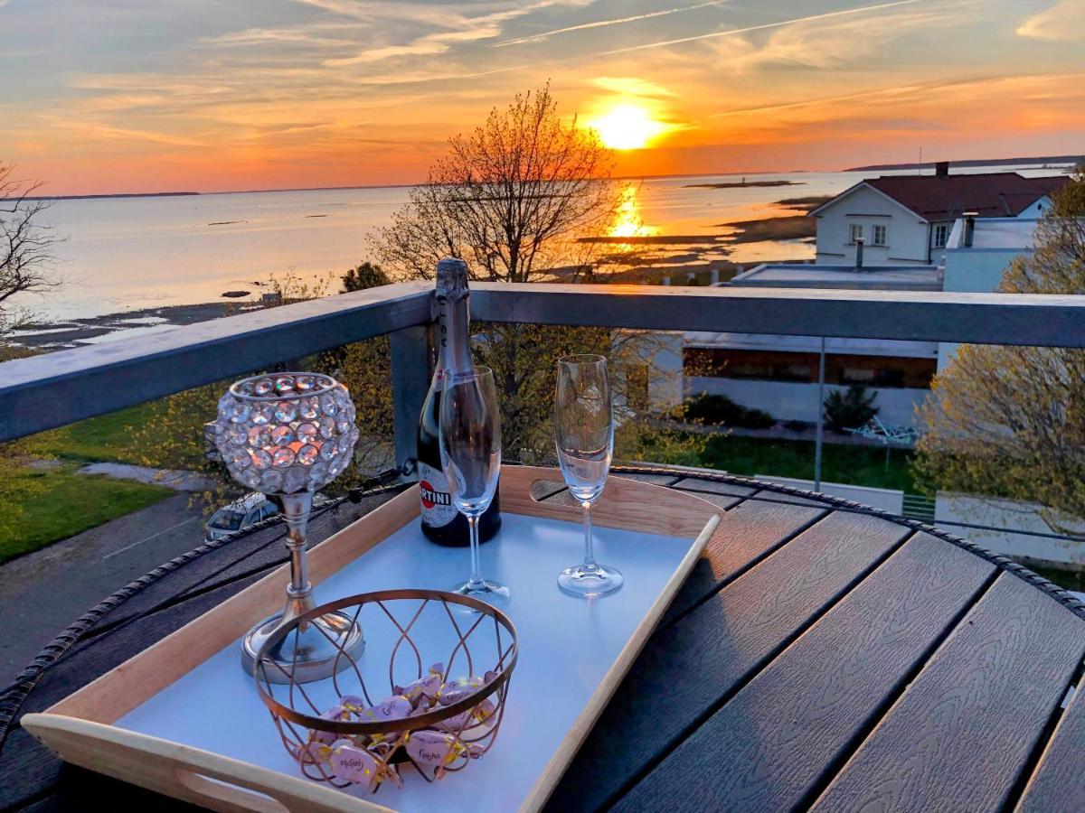 Sunset Dream Apartment With A Panoramic Seaview Haapsalu Extérieur photo